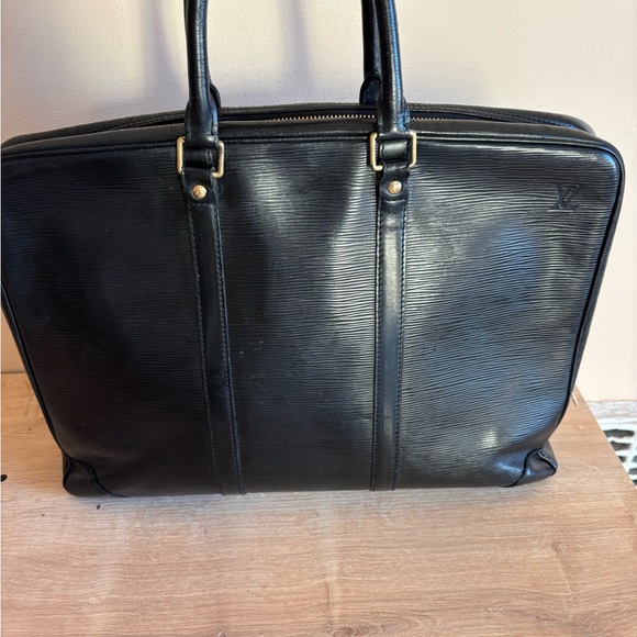 Authentic Louis Vuitton black epi leather briefcase - Picture 5 of 13